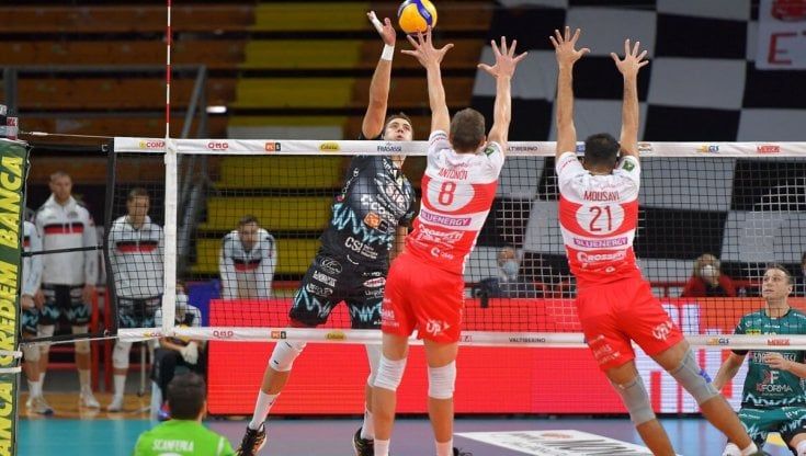 Volley, Perugia vince e allunga. Bene Vibo Valentia