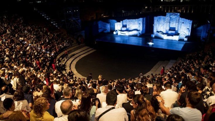 "Finalmente a teatro": il palco di Pompei rivive con i grandi autori