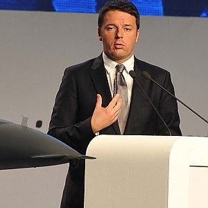 Renzi: "Guai a fare del lavoro il terreno dello scontro". Camusso: "Deve risolverlo lui"