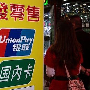 Macao dimezza i limiti di prelievo bancomat: crollano i titoli dei casinò