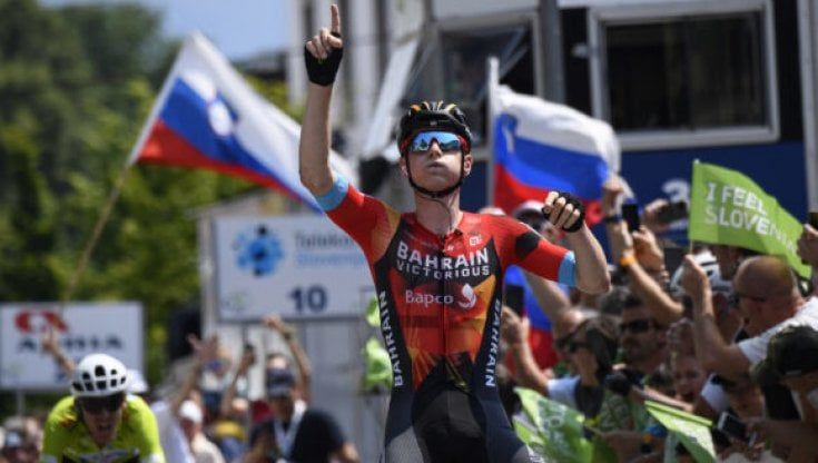 Giro di Slovenia, ultima tappa a Mohoric con dedica a Mäder. Corsa a Zana