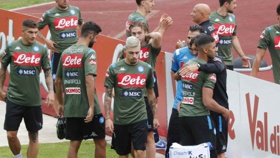 Napoli: la squadra arriva al ritiro di Dimaro-Folgarida con mister Ancelotti