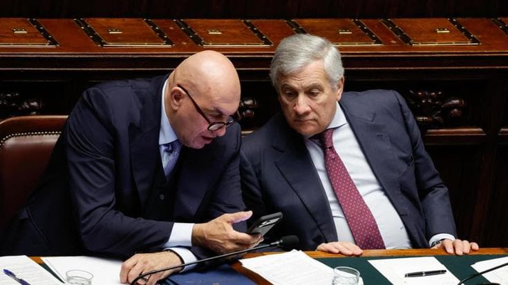 Iran, Crosetto: “Attacco Usa fuori da diritto”. Schlein: “No alle basi”. Renzi: “Tajani mediocre”