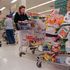 Sa tutto e cambia spesso supermercato: ecco il nuovo consumatore