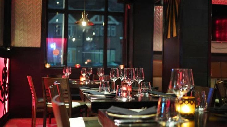 “A cena con la Sla”, le barriere che i ristoranti devono abbattere. Ve le racconta una miniserie