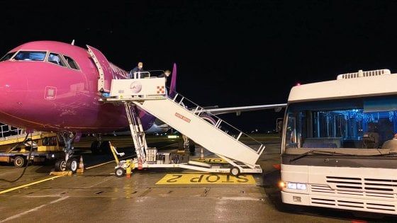 Bologna, all'aeroporto Marconi atterrato il primo volo internazionale dopo il lockdown