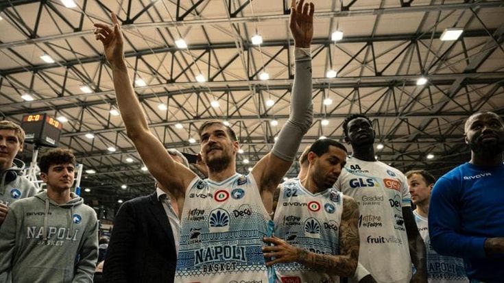 Basket, primo sorriso esterno per Napoli: espugnata Treviso 78-90
