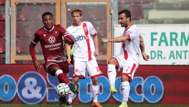 Serie B: Empoli vince a Vicenza a allunga. Monza ko, frenano Venezia e Salernitana. Poker del Lecce al Chievo