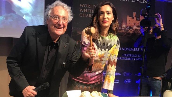 Asta del tartufo bianco di Alba, il lotto più prezioso pagato 3 volte il prezzo dell'oro