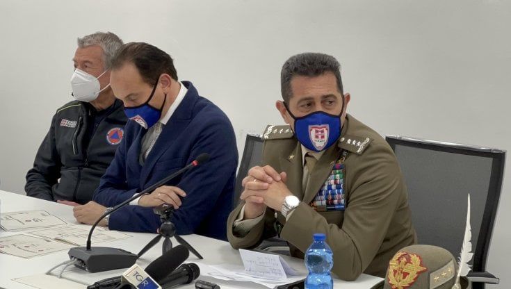 Vaccini,  Figliuolo: "Per contrastare la nuova ondata bisogna incentivare la terza dose e persuadere gli indecisi"