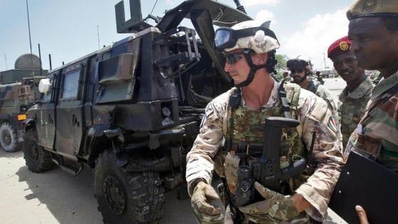 Somalia, attacco contro un convoglio militare italiano. Illesi i soldati
