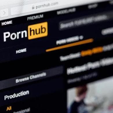 Porno e gioco d’azzardo, via alle nuove regole: bisognerà dimostrare di essere maggiorenni