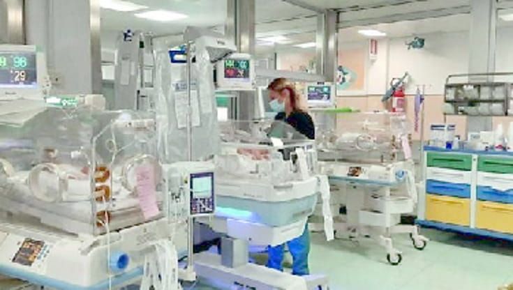 L’allarme dei pediatri: “Troppi punti nascita, potenziare l’assistenza”