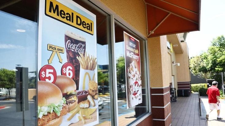 McDonald’s prolunga il menù a 5 dollari. L’offerta low cost non porta soldi ma riporta i clienti