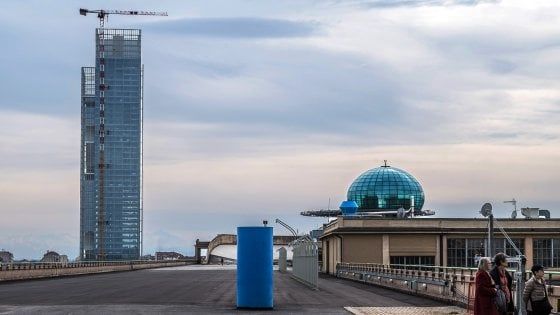 Torino, nuova tegola per il grattacielo incompiuto della Regione: da sostituire quasi metà delle 2900 finestre nuove