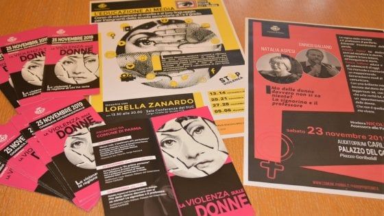 Parma, Natalia Aspesi e il Regio illuminato di rosso per dire no alla violenza contro le donne