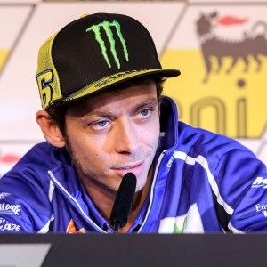 MotoGp, Rossi: ''Spero che Lorenzo resti con la Yamaha''