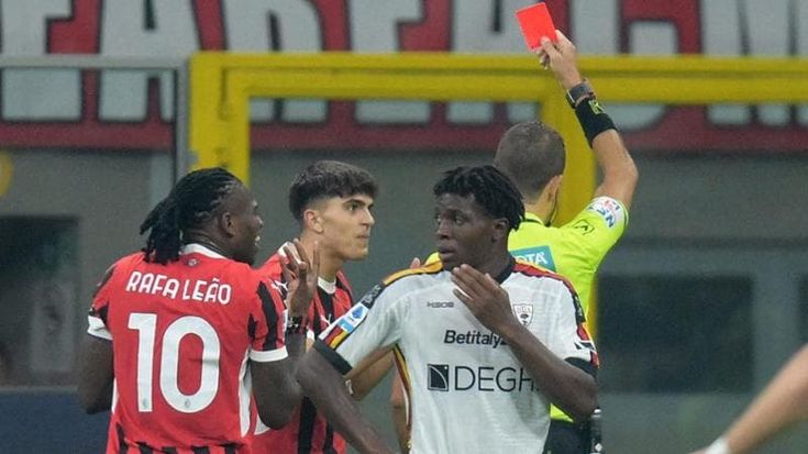 Bartesaghi, 18enne del Milan, espulso 5 minuti dopo l’ingresso in campo