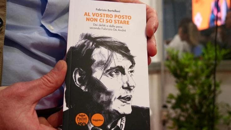 Salone del Libro, tra musica e giustizia: il nuovo libro su De André