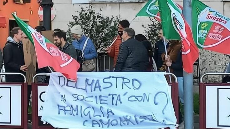 Delmastro evita domande e sit-in: “La mia vita nel solco di Falcone”