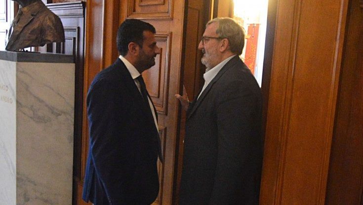 Puglia, è guerra aperta fra Emiliano e Decaro: nel mirino la legge salva-poltrona varata in Regione 
