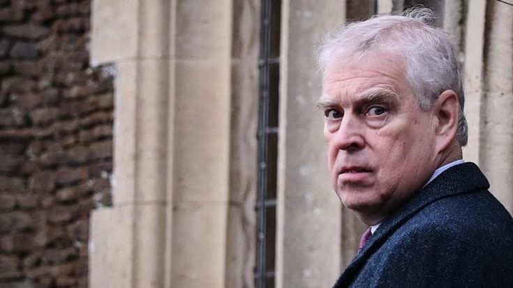 L’ex principe Andrea fotografato con un enorme livido sull’occhio. E’ giallo sulle cause