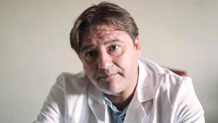 Domenico morto con il cuore bruciato, gli avvocati: “Una foto del box aperto scagiona il primario”
