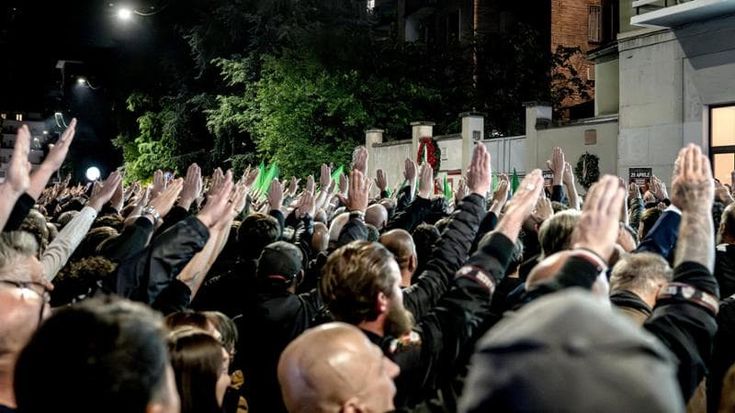 Saluti romani per Ramelli, la Digos al lavoro per identificare i presenti: procura apre un’inchiesta