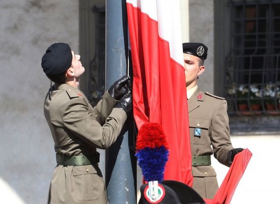Firenze celebra la nascita della Repubblica in piazza della Santissima Annunziata 