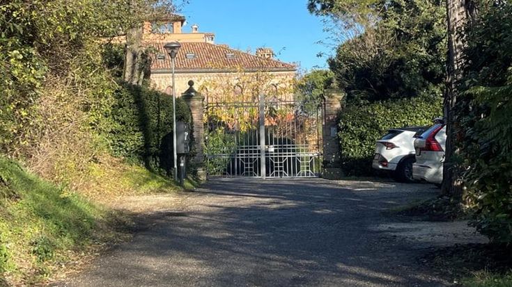 Furti in villa sui colli: “Hanno distrutto tutto e si sono presi l’impossibile, dopo aver disattivato l’allarme”