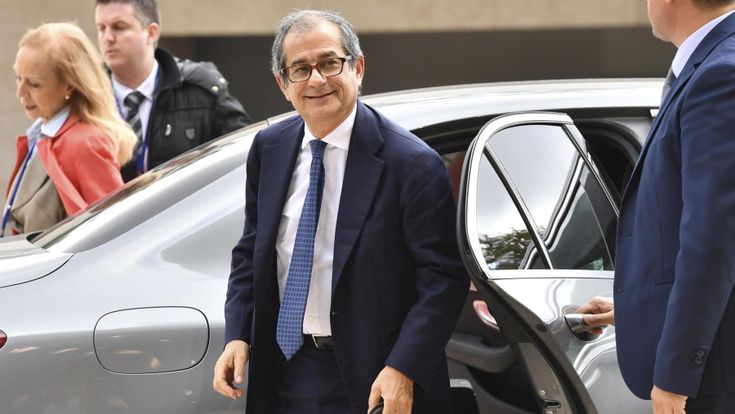 Manovra, Tria sempre più isolato,  Salvini e Di Maio disertano il vertice 