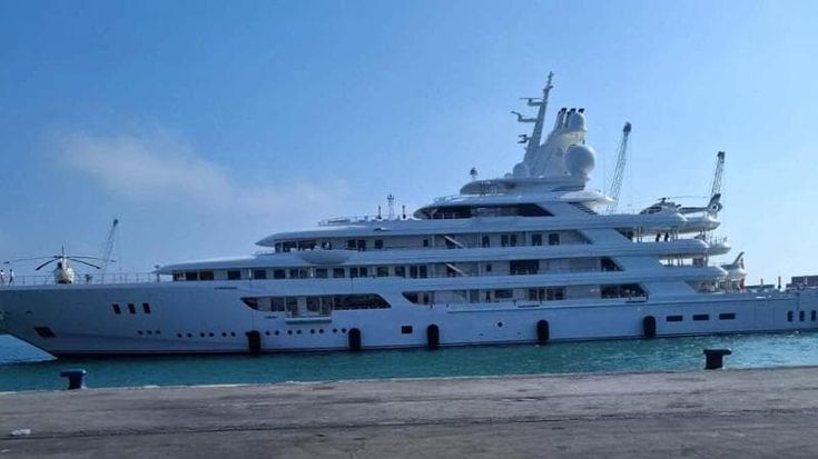 Il superyacht da 117 metri dell’ambasciatore Usa Fertitta di nuovo a Bari. “Viaggio diplomatico”