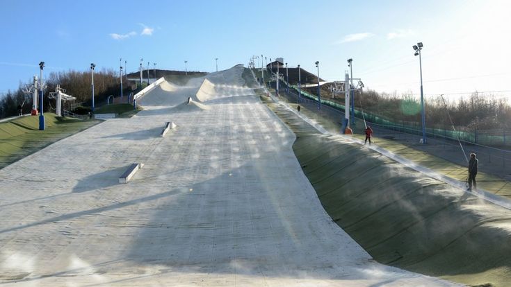 Francia. La pista di sci vicino alla Manica