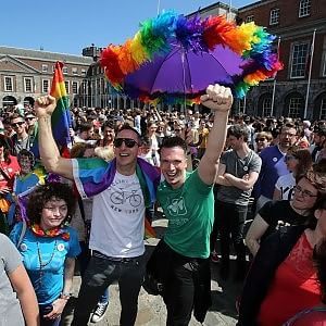 Nozze gay, Italia tra i 9 europei ancora senza legge