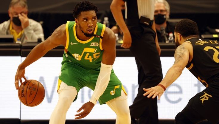 Basket Nba: Utah soffre ma passa a Toronto, Brooklyn cade ad Orlando