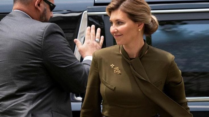 "Olena Zelenska ha comprato una Bugatti con i fondi per la guerra”. Spopola la fake news russa per manipolare le elezioni Usa e inglesi
