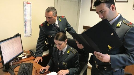 Brindisi, santona si fece consegnare 4 milioni di euro: denunciata per averne evasi 250mila