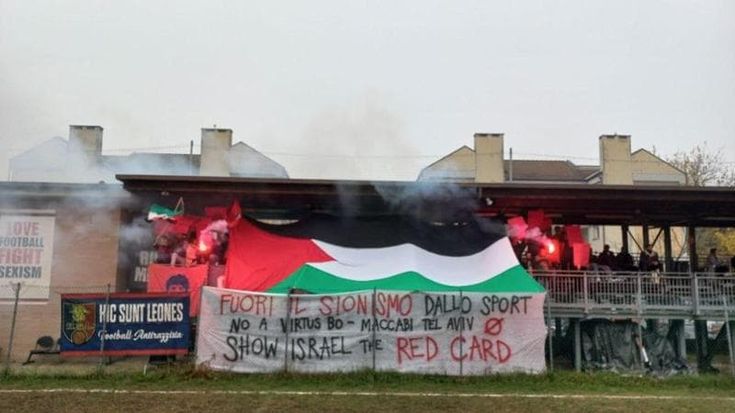 Proteste, cortei e manifestazioni per Virtus-Maccabi: in campo pro Pal e associazioni sportive