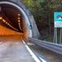 Gran Sasso, chiude il tunnel, Italia centrale spezzata in due