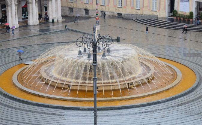 La fontana arancione<br />contro il razzismo