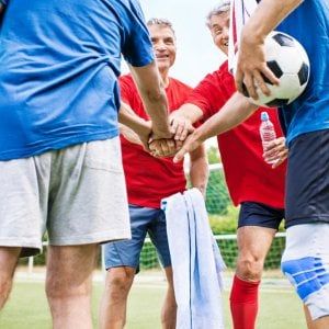 Il segreto della longevità? Giocare a calcio due volte a settimana