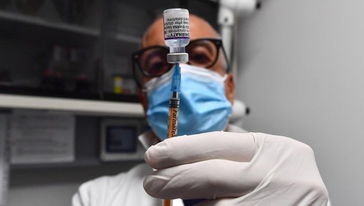 Vaccini in Sicilia, è derby tra Rimed e l'università di Palermo
