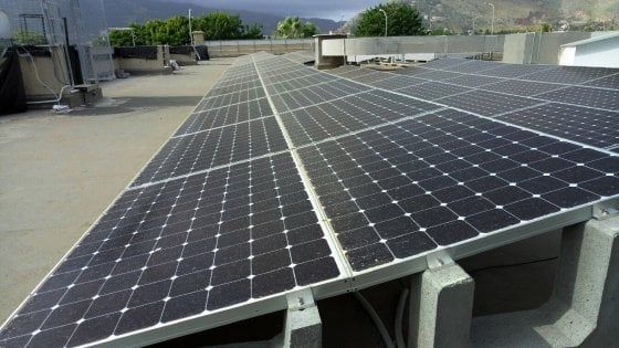 Energia, le rinnovabili battono il carbone: comincia il declino dei fossili