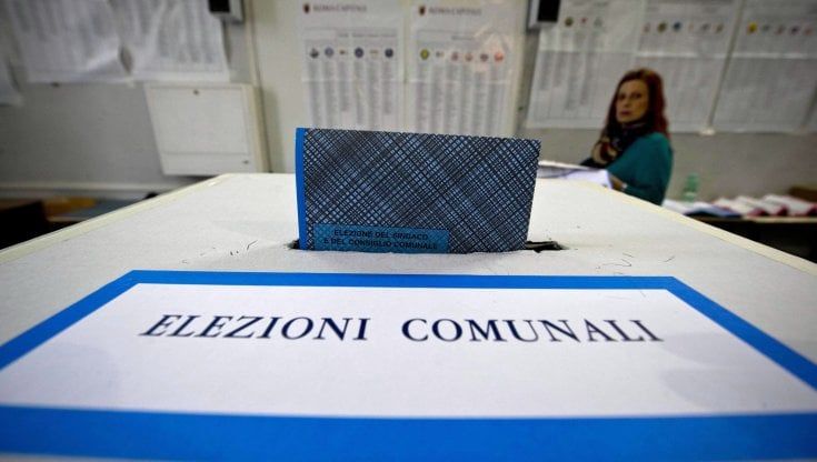 Acireale, in sella il sindaco condannato. Sceglie la vice e aspetta la sospensione