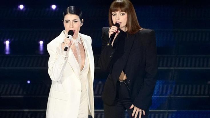 Ascolti Sanremo 2025, la serata delle cover vola: 13,6 milioni e il 70.8%