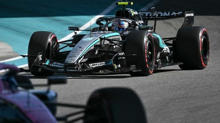 Fantastico Antonelli: terza pole consecutiva. Verstappen in prima fila, poi Leclerc