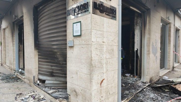Due bombe in 3 minuti, la notte di terrore di San Severo: "Questi qua stanno diventando i padroni"