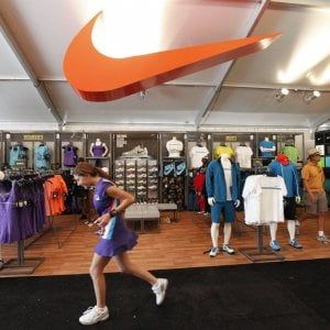 La Nike chiude a Casalecchio: via trenta dipendenti