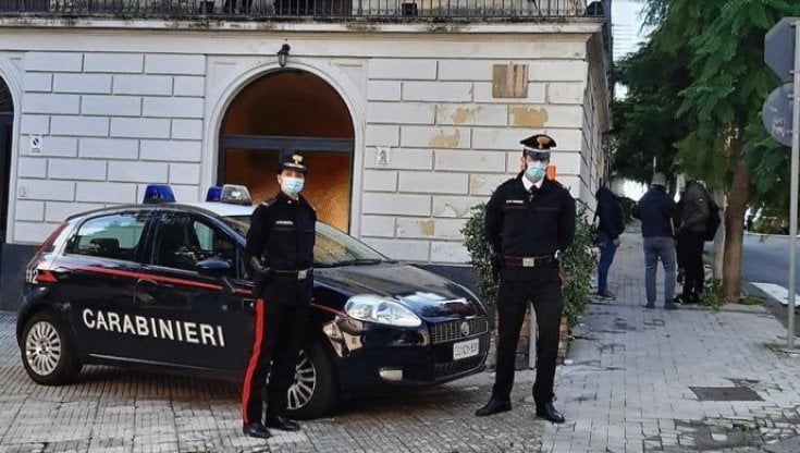 Catania, anziani nudi e legati: scoperta casa di riposo-lager