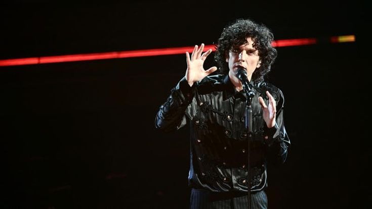 Ermal Meta torna a Sanremo per duettare con Maninni